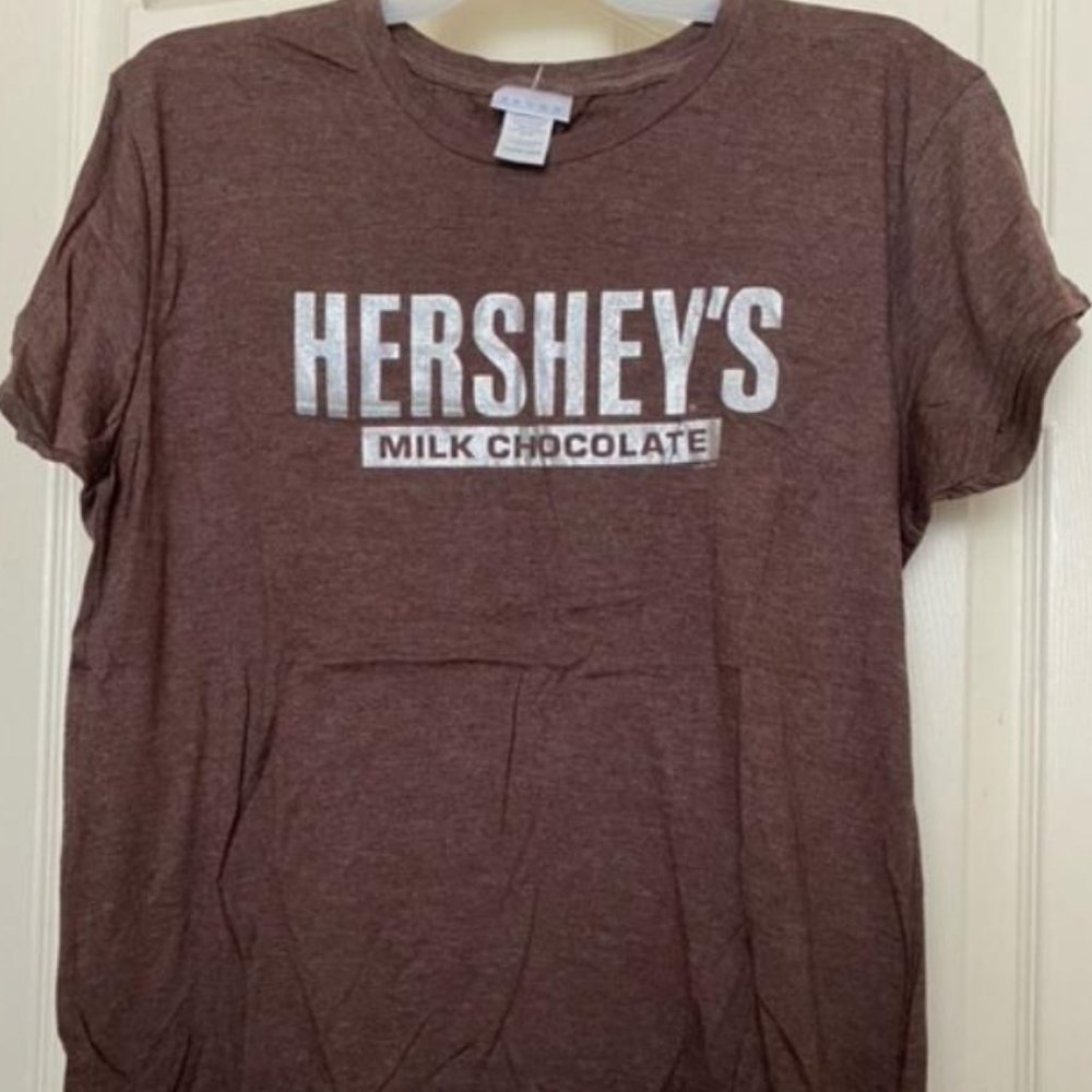 Savvy Vintage Hershey’s Milk Chocolate logo tee